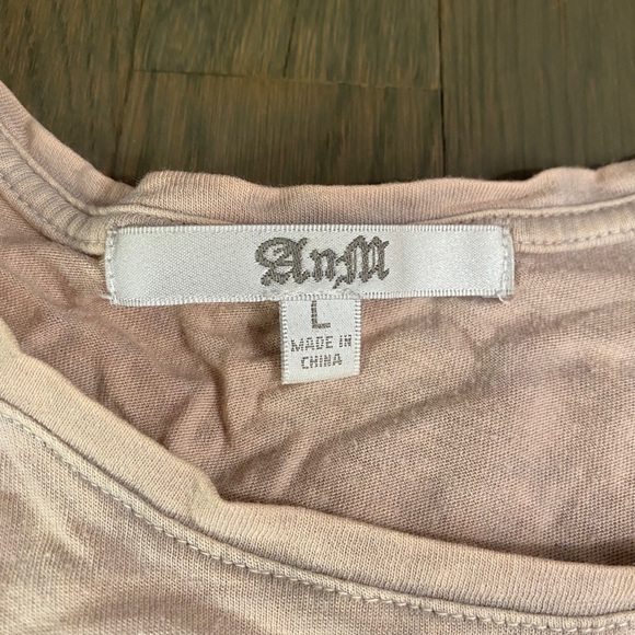 Size large blush pink t shirt - Picture 3 of 4